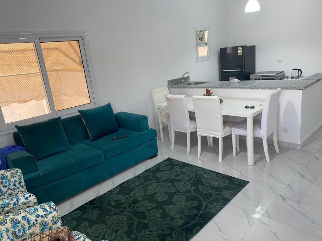 American University Oasis: 3-Bedroom Suite with Garden Cairo Exterior photo